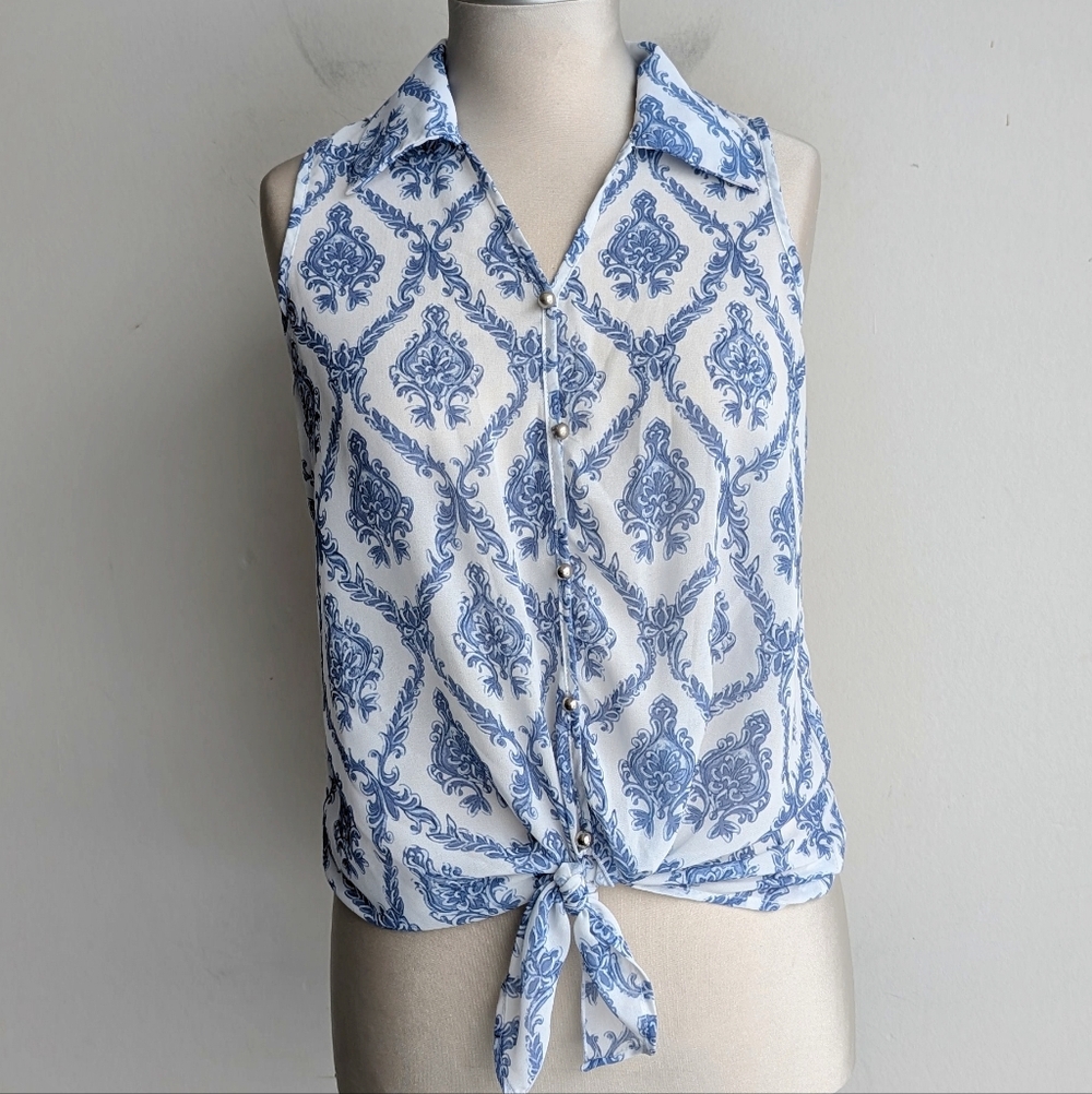 Paisley Lace Sleeveless Tie Waist Blouse - Picture 2 of 7